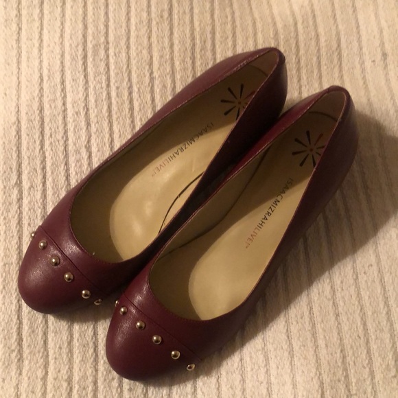 Woman’s Isaac Mizrahi burgundy fall beaded heeled shoes - Picture 3 of 14